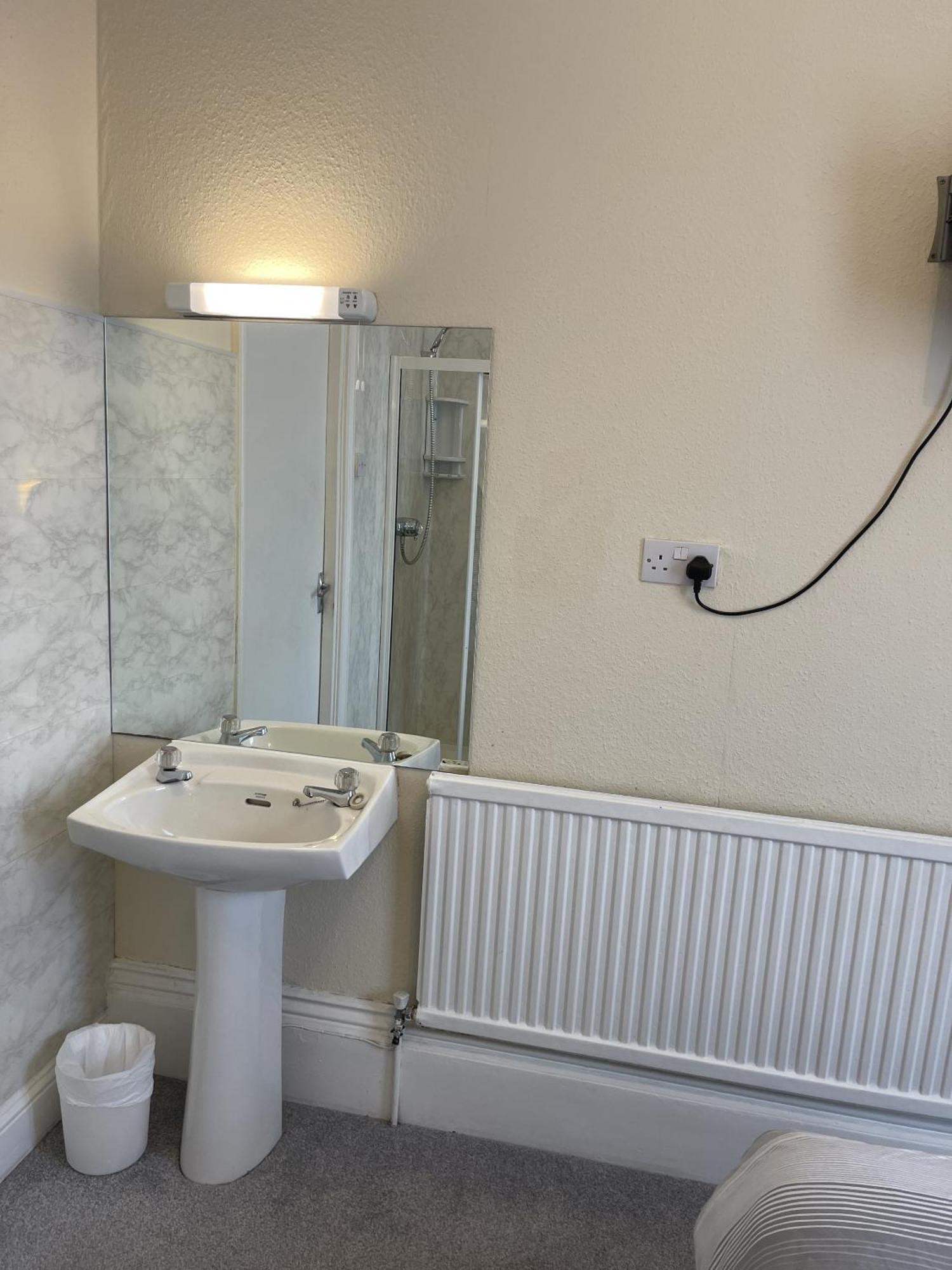 Lamplighter Guesthouse Plymouth Room photo